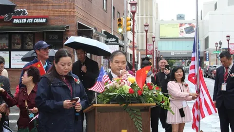 “曼联惊魂一幕！14分领先瞬间告急，内部人士曝球员心态动荡之谜——曼晚独家揭秘！”